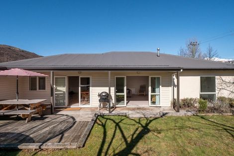 Photo of property in 15 Shanahan Lane, Arrowtown, 9302