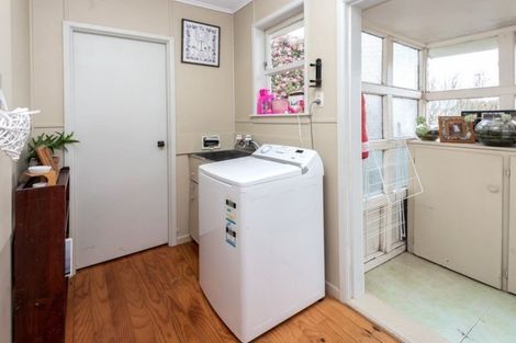 Photo of property in 1/80 Gloria Avenue, Te Atatu Peninsula, Auckland, 0610