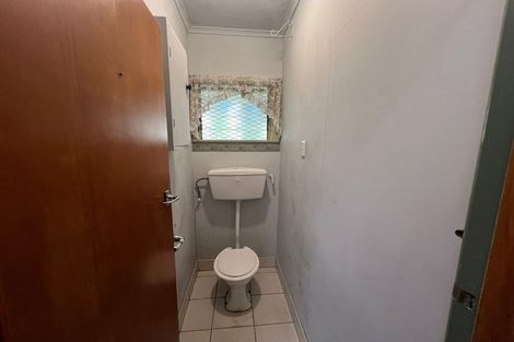Photo of property in 29 Awaroa Road, Sunnyvale, Auckland, 0612