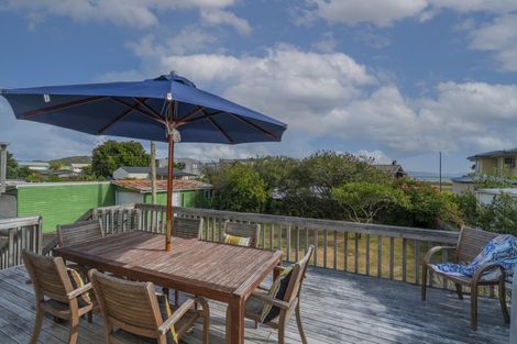 Photo of property in 9 Banks Street, Cooks Beach, Whitianga, 3591