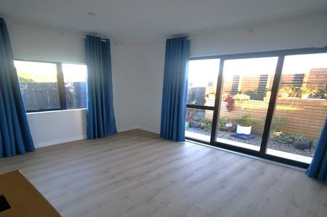 Photo of property in 33 Kotuitui Drive, Wainui, Silverdale, 0992