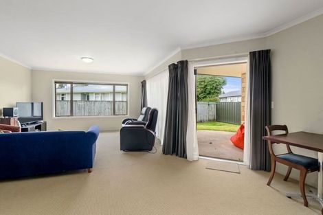 Photo of property in 8/64 Kawaha Point Road, Kawaha Point, Rotorua, 3010