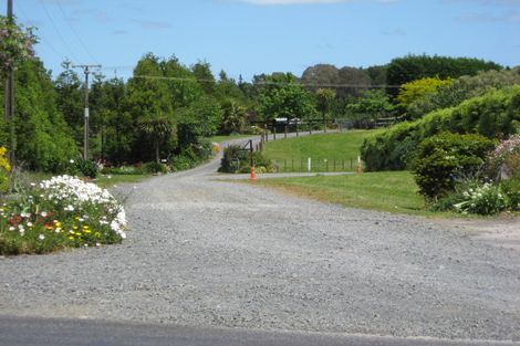 Photo of property in 233 Waihoehoe Road, Drury, 2577