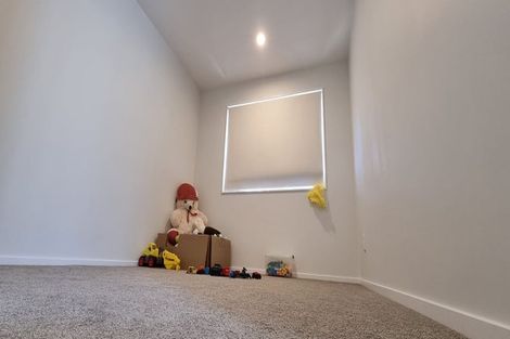 Photo of property in 19 Kaimai Avenue, Massey, Auckland, 0614