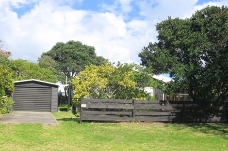 Photo of property in 205 Seaview Road, Whangamata, 3620