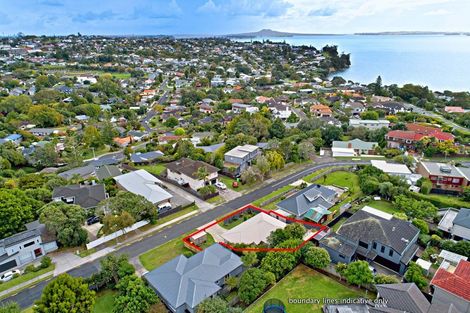Photo of property in 14 Evelyn Road, Cockle Bay, Auckland, 2014
