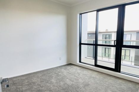 Photo of property in 18/11 Carlos Drive, Flat Bush, Auckland, 2016