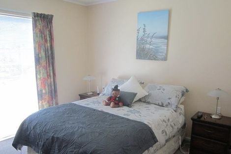 Photo of property in 1/169 Whites Line East, Waiwhetu, Lower Hutt, 5010