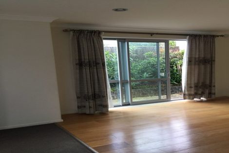 Photo of property in 8a The Rosebowl, Sunnyhills, Auckland, 2010