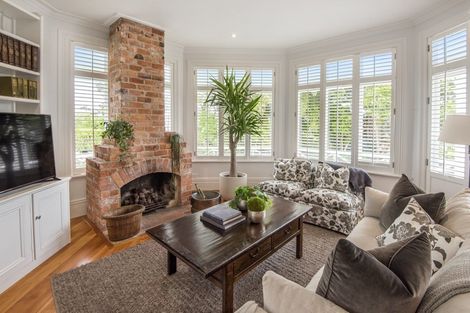 Photo of property in 29 Maritime Terrace, Birkenhead, Auckland, 0626
