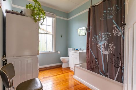 Photo of property in 3 Atkinson Street, Woodville, 4920