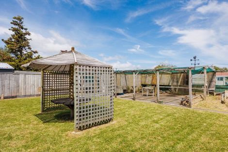 Photo of property in 30 Ngahina Street, Marton, 4710