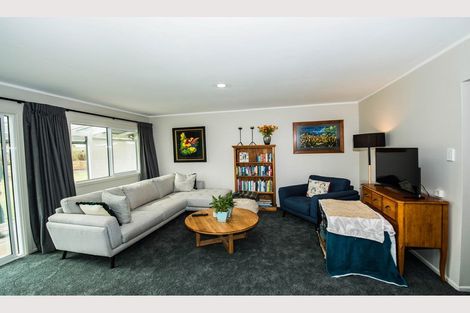 Photo of property in 5 Martin Place, Ohakune, 4625