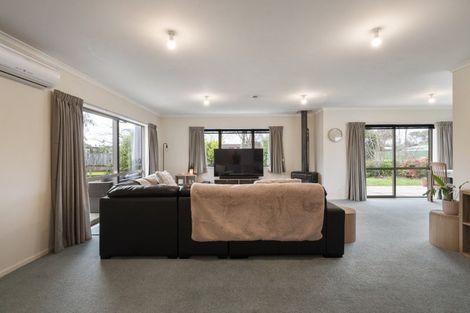Photo of property in 17 Johnson Street, Bulls, 4818