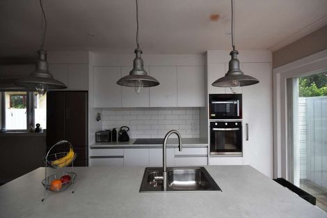 Photo of property in 10 Myrtle Street, Morningside, Auckland, 1022