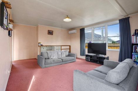 Photo of property in 8 Lee Place, Bader, Hamilton, 3206