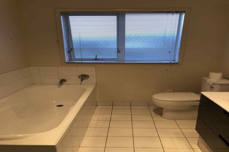 Photo of property in 13 Belcoo Crescent, East Tamaki, Auckland, 2013