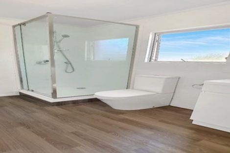 Photo of property in 15 Queen Mary Avenue, New Lynn, Auckland, 0600
