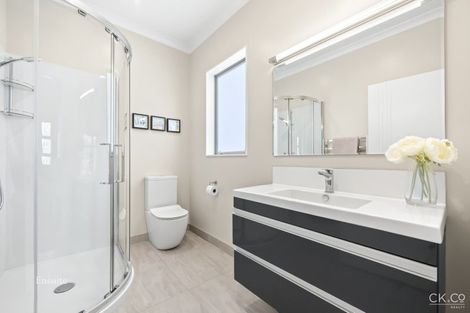 Photo of property in 8d Glen Iris Grove, Woburn, Lower Hutt, 5010