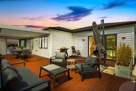 Photo of property in 54 Fruitlands Road, Kumeu, 0810