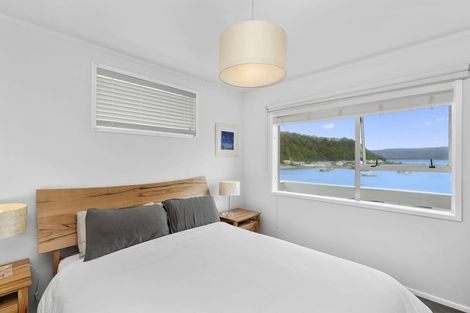 Photo of property in 280 The Esplanade, Island Bay, Wellington, 6023