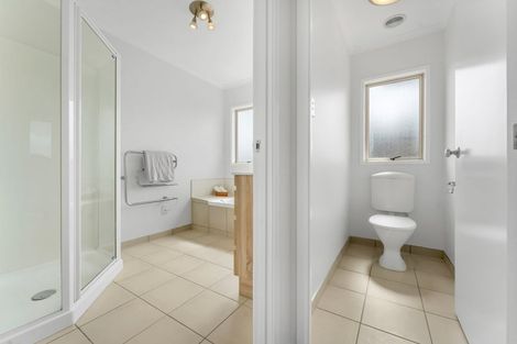 Photo of property in 1 Luna Place, Henderson, Auckland, 0612