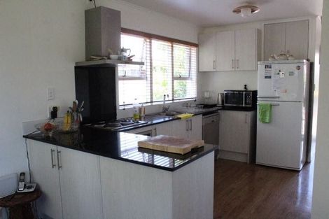 Photo of property in 17 Priestley Drive, Bucklands Beach, Auckland, 2014