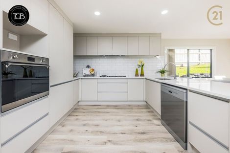 Photo of property in 21 Parkhaven Drive, Rosehill, Papakura, 2113