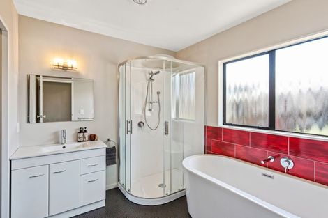 Photo of property in 37 Campbell Avenue, Paraparaumu, 5032