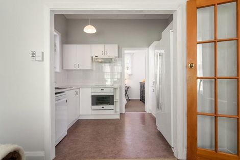 Photo of property in 25 Totara Street, Eastbourne, Lower Hutt, 5013