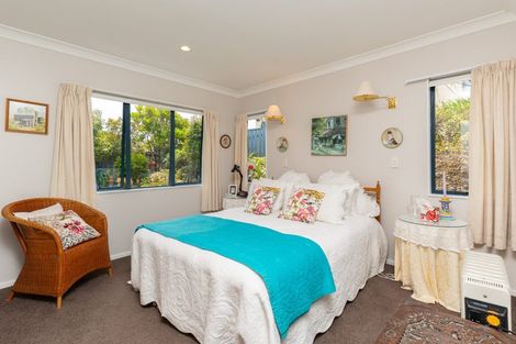 Photo of property in 10 Huxley Grove, Churton Park, Wellington, 6037