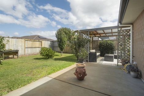 Photo of property in 33 Carrington Drive, Papamoa Beach, Papamoa, 3118