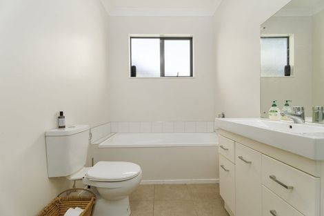 Photo of property in 13 Yarnbrook Grove, Churton Park, Wellington, 6037