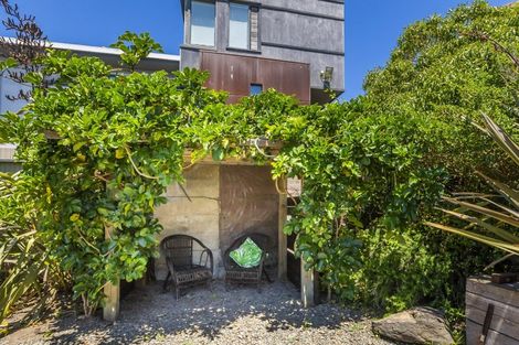 Photo of property in 171 Breaker Bay Road, Breaker Bay, Wellington, 6022