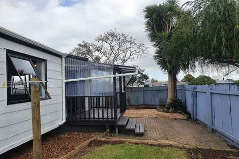 Photo of property in 2/31 Sutton Crescent, Papakura, 2110