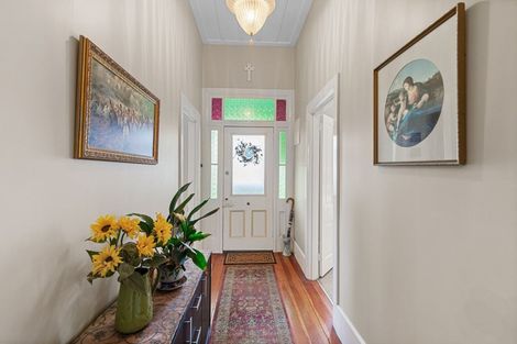 Photo of property in 14 Terminus Street, Te Aroha, 3320