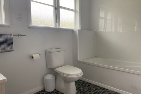 Photo of property in 68 The Drive, Tawa, Wellington, 5028