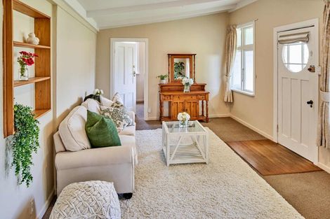 Photo of property in 10 Lambley Road, Titahi Bay, Porirua, 5022