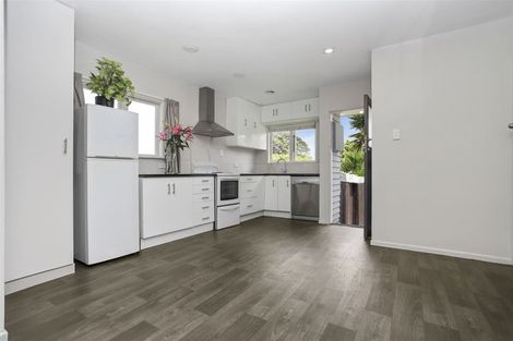 Photo of property in 7 Kamara Road, Glen Eden, Auckland, 0602