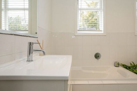 Photo of property in 52 Mere Road, Taupo, 3330