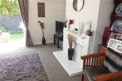 Photo of property in 2/69a Mandeville Street, Riccarton, Christchurch, 8011