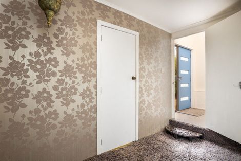 Photo of property in 121 Poplar Grove, Whalers Gate, New Plymouth, 4310