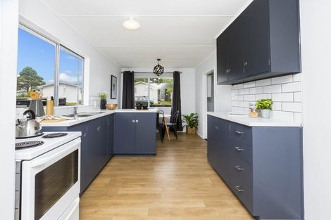 Photo of property in 7 Blueberry Grove, Timberlea, Upper Hutt, 5018