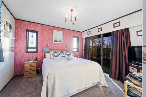 Photo of property in 100 Becroft Drive, Forrest Hill, Auckland, 0620