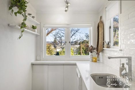 Photo of property in 422a Old Te Atatu Road, Te Atatu Peninsula, Auckland, 0610