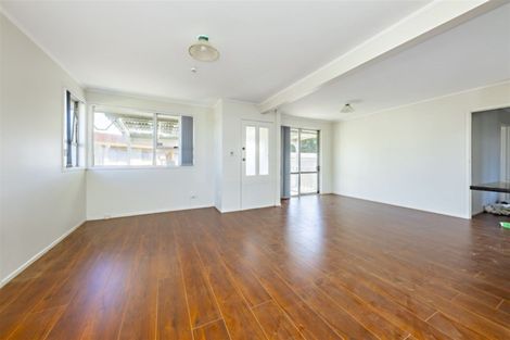 Photo of property in 14 Frobisher Way, Clendon Park, Auckland, 2103