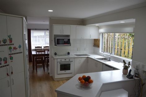 Photo of property in 47 Palmcrest Grove, Highland Park, Auckland, 2010