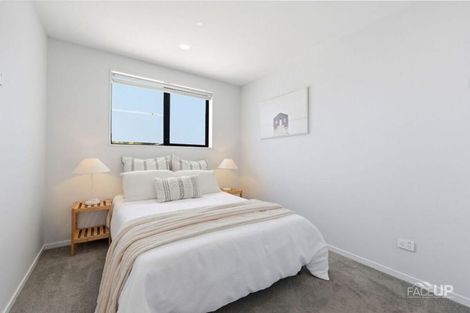 Photo of property in 111d Woodglen Road, Glen Eden, Auckland, 0602