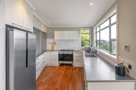 Photo of property in 118a Nicholson Road, Khandallah, Wellington, 6035