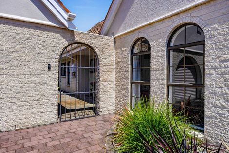 Photo of property in 288e Mangorei Road, Merrilands, New Plymouth, 4312